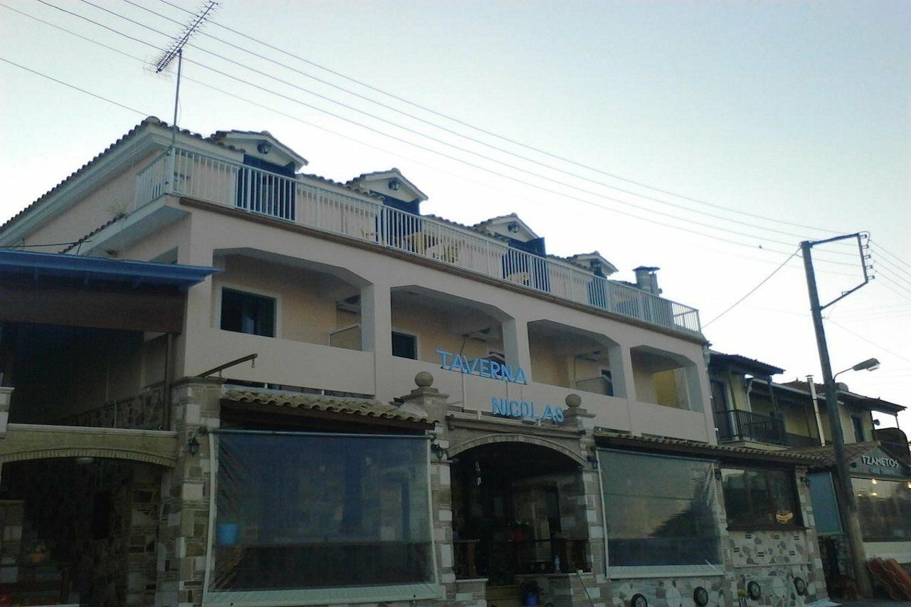 Ocean Breeze Keri Exterior foto